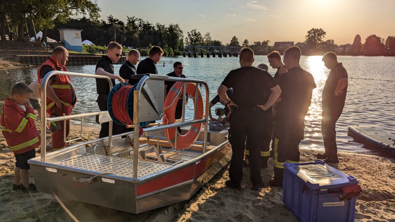 Dienstabend der Einheit Selm-Mitte zusammen mit der DLRG Selm