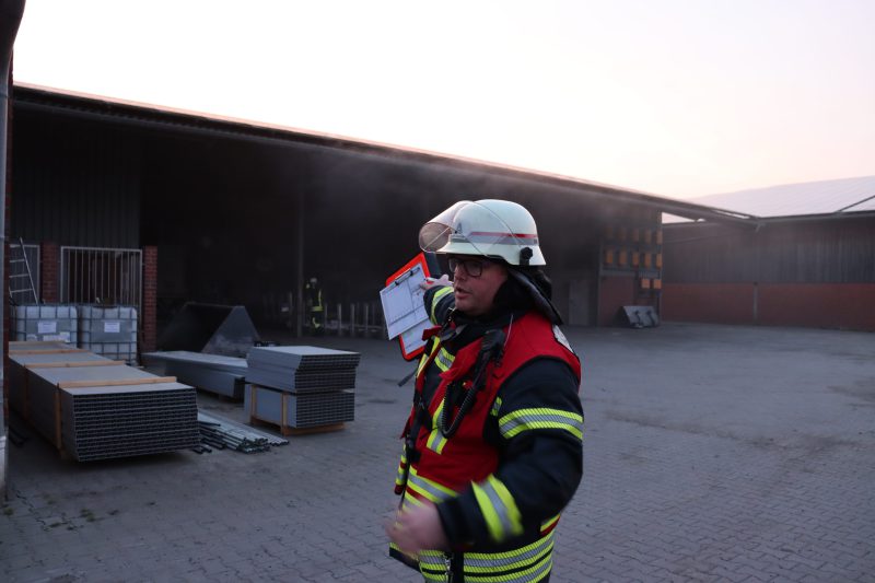 Übung: Unklare Rauchentwicklung auf dem Hof