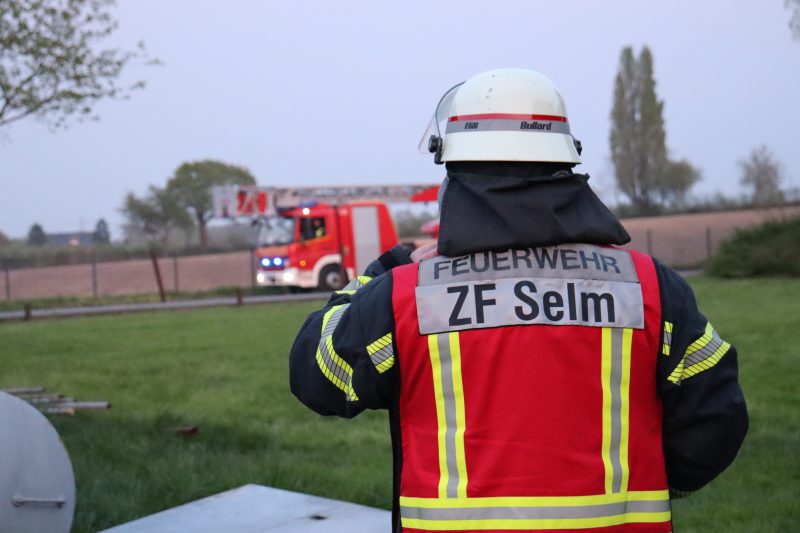 Übung: Unklare Rauchentwicklung auf dem Hof