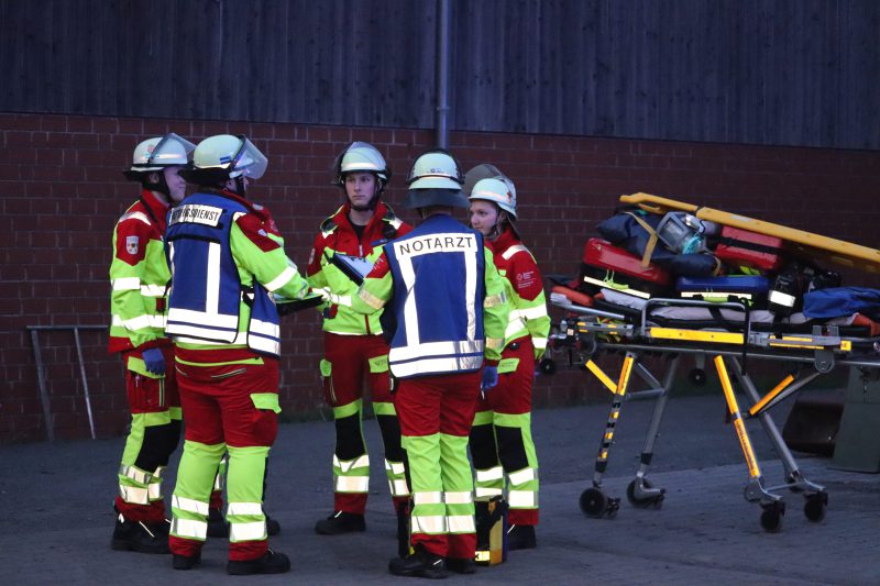 Übung: Unklare Rauchentwicklung auf dem Hof